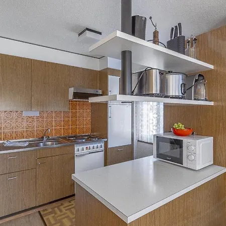With Mountain View & Balcony Kitchen Parking Apartment *